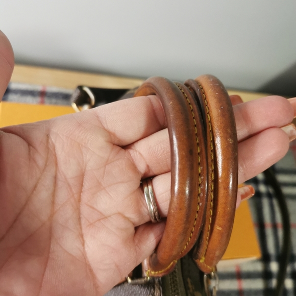 (Sold)100% Authentic LV Mini  Monogram Crossbody Bag - Picture 11 of 16